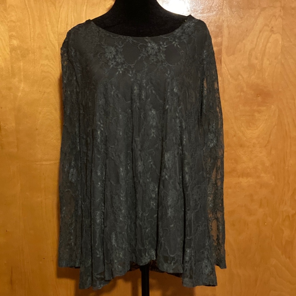 The Pyramid Collection Lace Blouse - Dark Gray